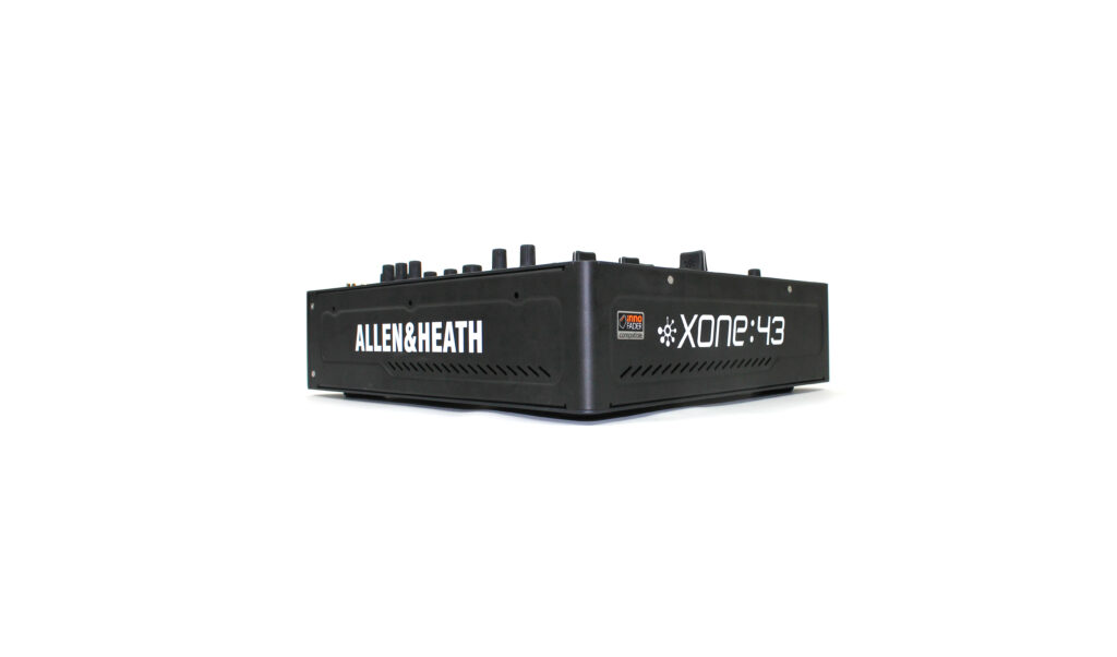 Allen & Heath Xone:43 - Vierkanaliger Clubmixer mit vier Phono-Vorverstärkern