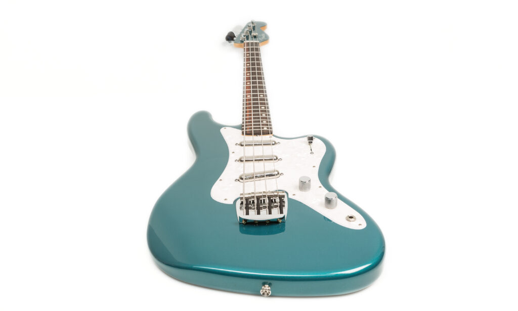 Der Rascal Bass beitzt einen stylischen Retro-Look, obwohl er ein Neuzugang in Fenders Produktpalette ist.