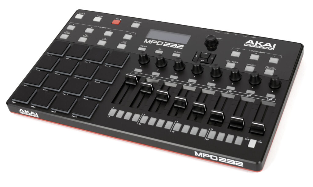 Der AKAI MPD232 Pad Controller.