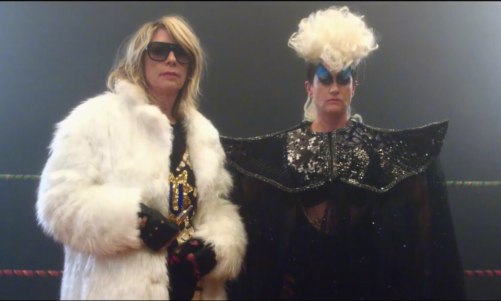 Screenshot Peaches feat.Kim Gordon im Video zu "Close Up"