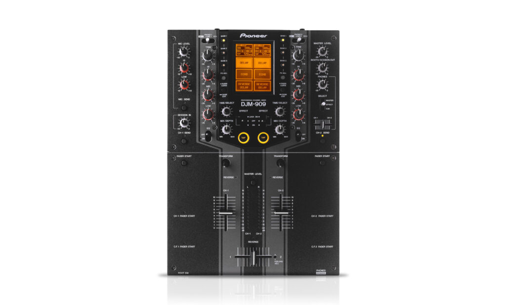 Pioneer DJM-909: Der Vorläufer des S9 ist bei Turntablists weltweit sehr beliebt.