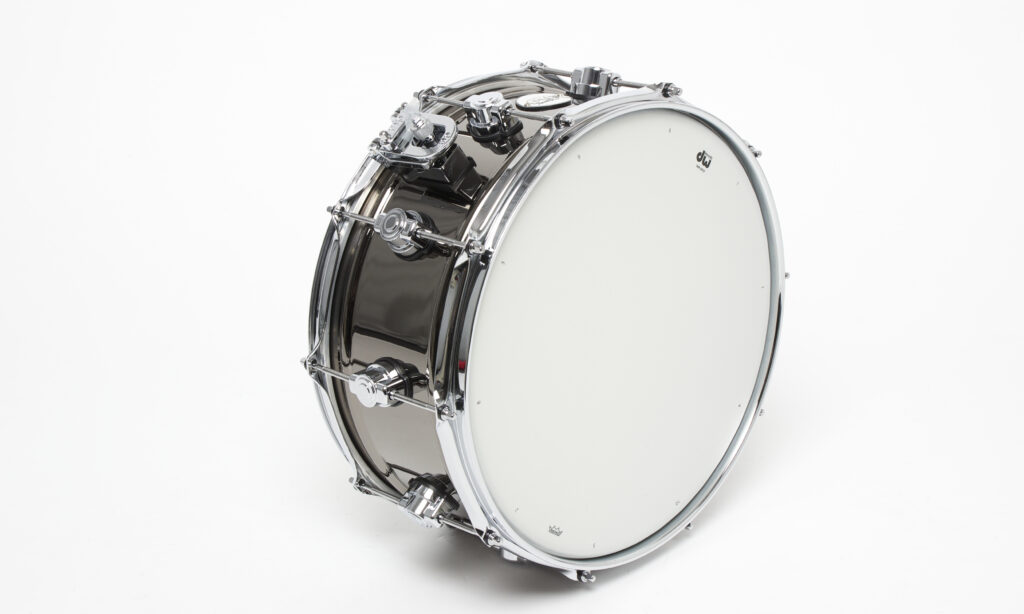 Schicke Optik, feiner Sound und gute technische Features, und das alles zu einem reizvollen Preis - die Workhorse Snare von DW.