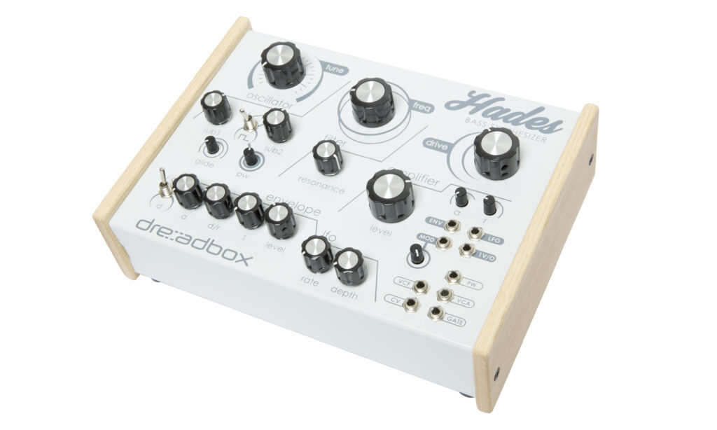 Der Dreadbox Hades ist ein kleiner, schnörkelloser, toll klingender Bass-Synthesizer