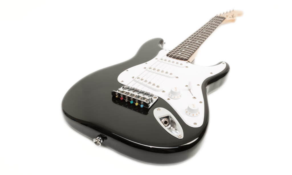 Die Squier Strat Mini zeigte sich im Test als solides Einsteigerinstrument