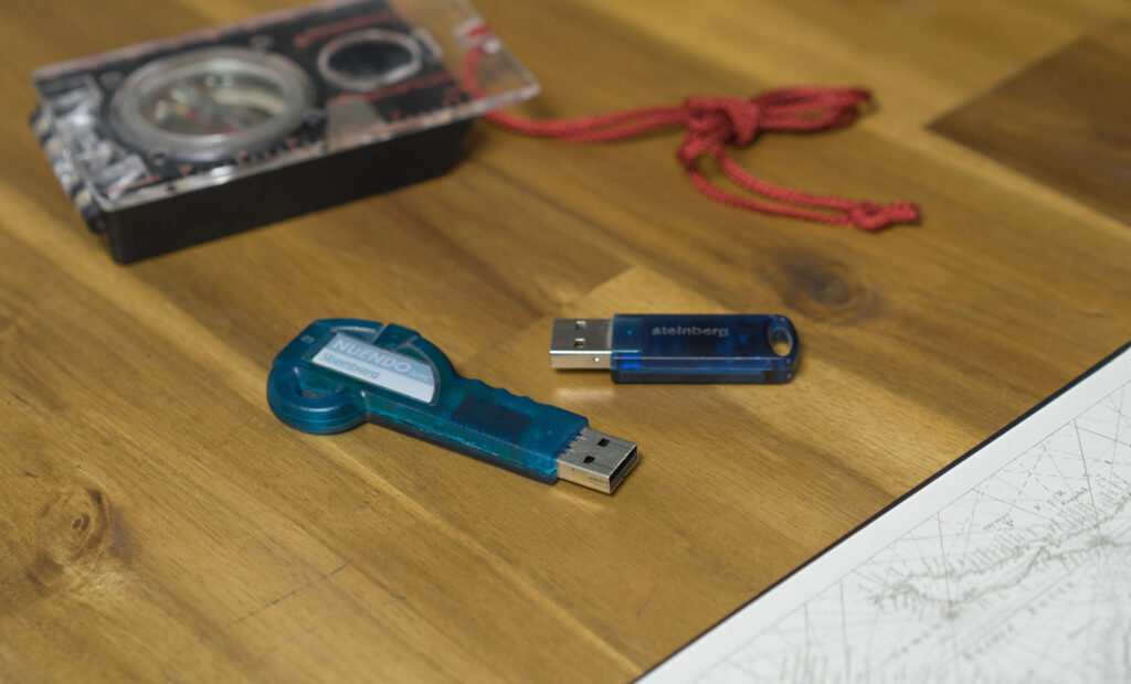 Aufatmen können Benutzer eines iLok oder eLicenser USB-Sticks. Beide Kopierschutz-Dongles und die zugehörige Software in der neusten Version laufen laut Aussage der Hersteller ohne Probleme.