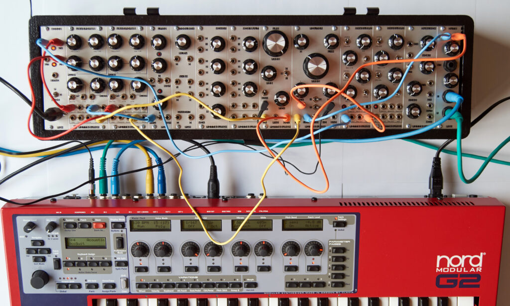 Nord Modular G2 steuert Pittsburgh Modular Foundation 3