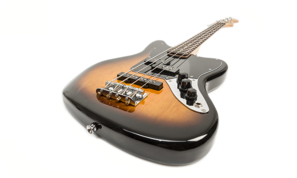 Klanglich durchaus ernst zu nehmen: der Squier Jaguar Bass