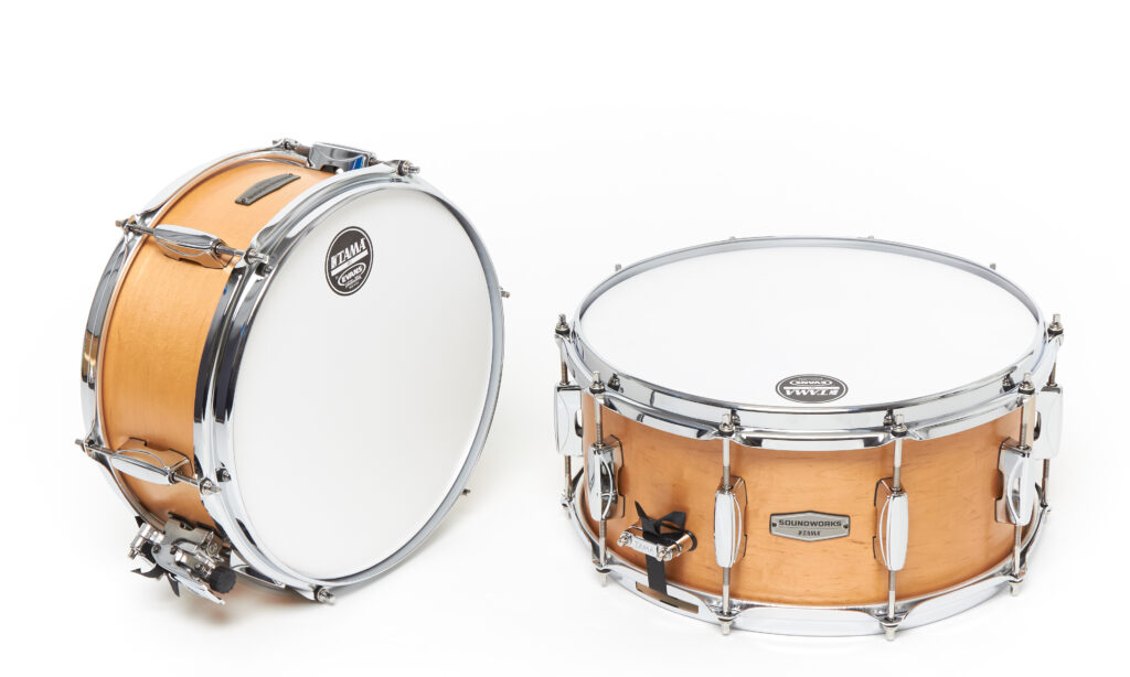 Guter Allrounder mit schönem Bauch oder dezent auftretende Sidesnare gesucht? Bei Tamas Soundworks Maple Snares kann man fündig werden.