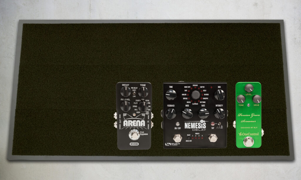 Bild: One Control Persian Green Screamer - Source Audio Nemesis - TC Electronic Arena (v. rechts n. links)