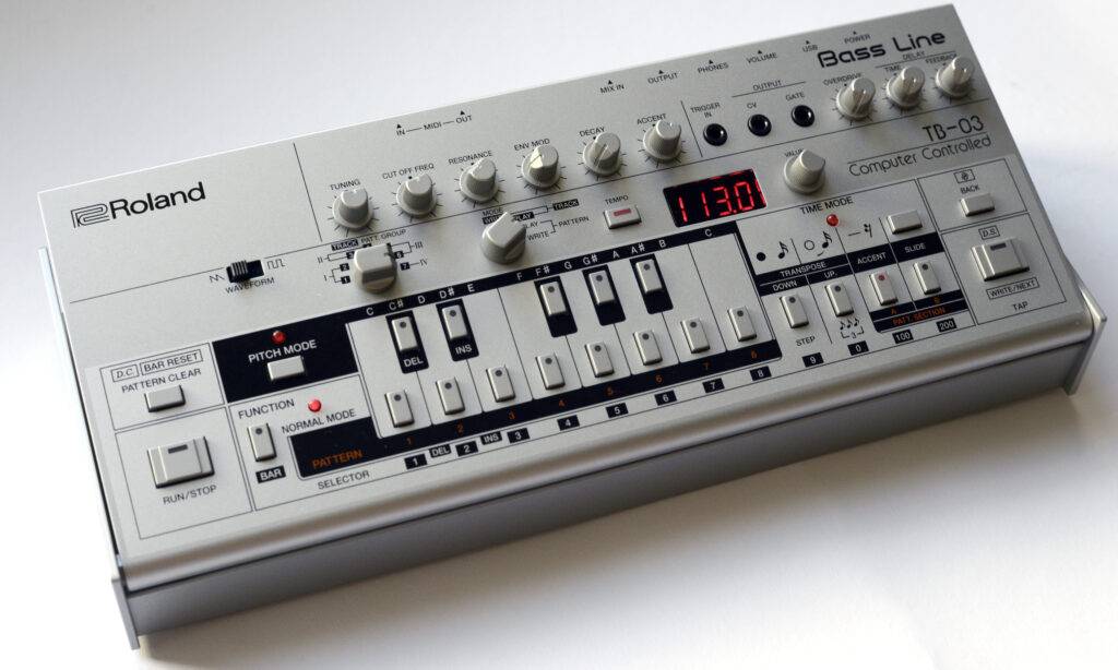 Originaler Look, aber digitaler Sound: TB-03 von Roland.