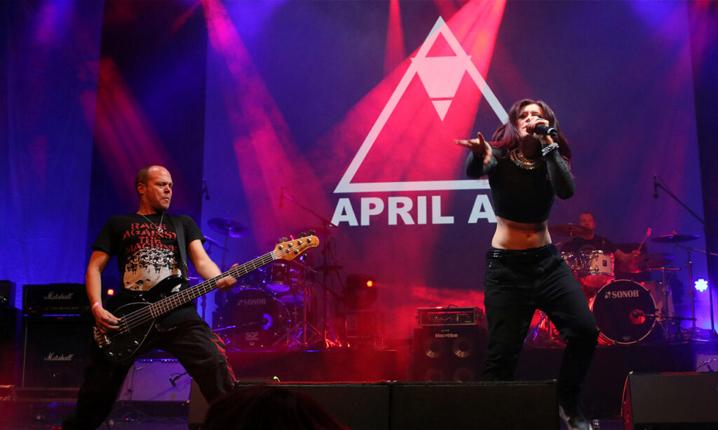 April Art überzeugten Jury und Publikum mit energiegeladenem Crossover Rock (Foto: Ludwig Czapla)