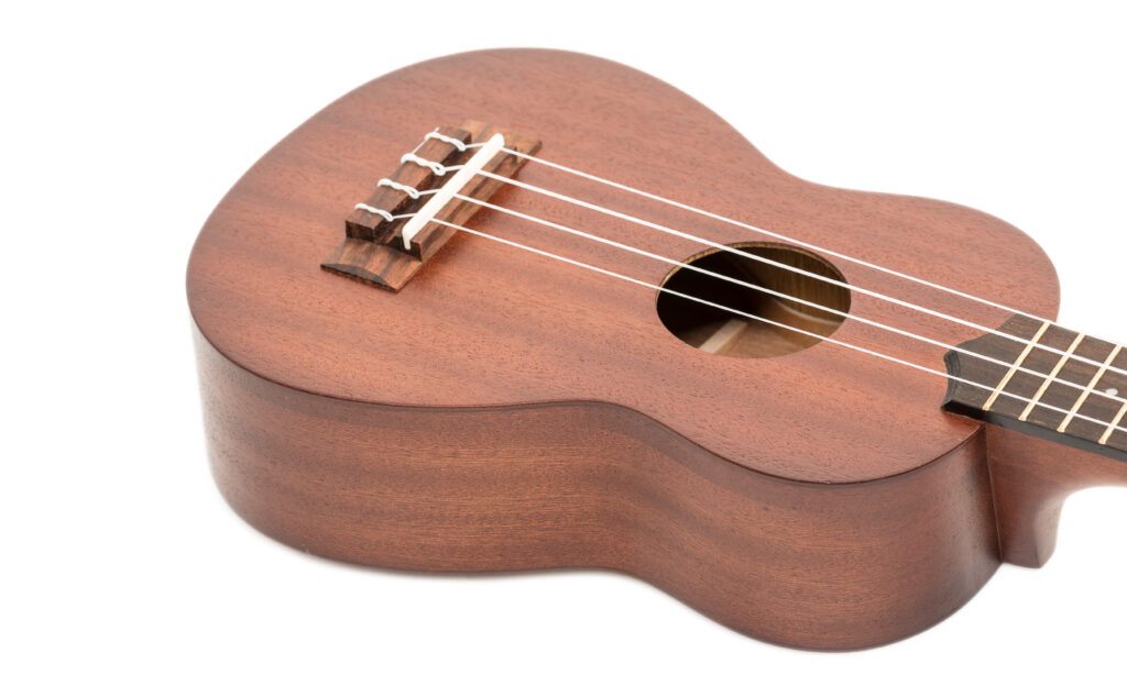 Für ein laminiertes Instrument überrascht die Makala Ukulele mit Klangfülle, Sustain und Wärme.