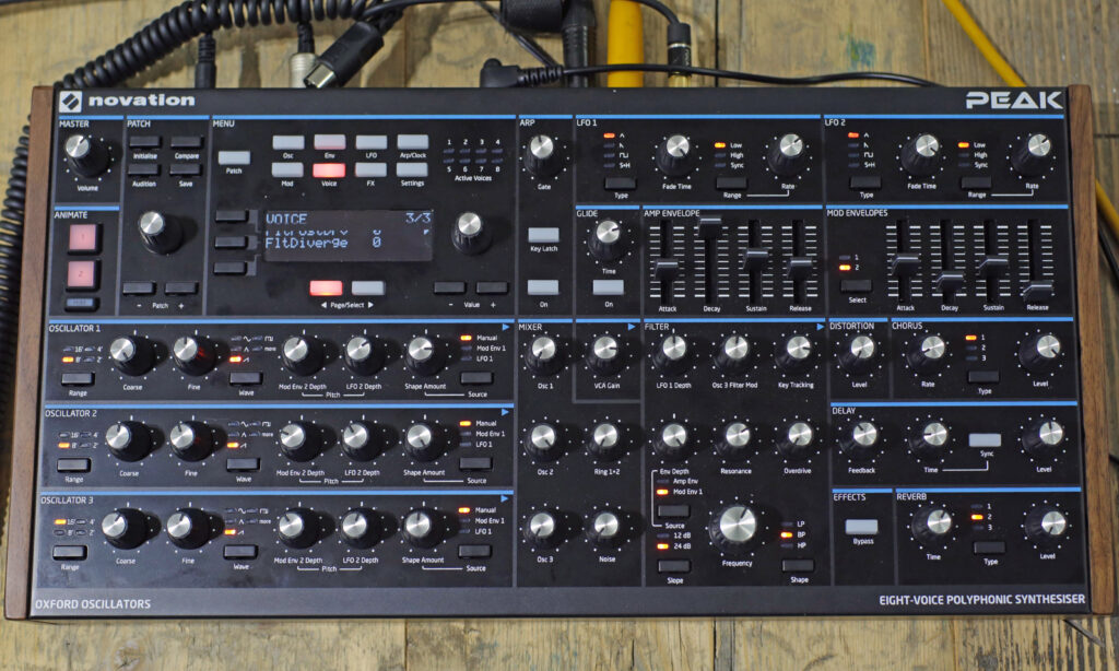 Novation stellt auf der Superbooth 17 den PEAK Desktop Synthesizer vor.