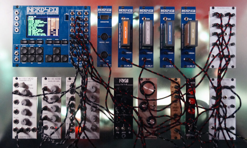 Der XOR Electronics Nerdseq ist ein modularer Tracker Sequencer.