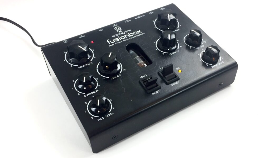 Die Erica Synths Fusion Box ist ein Spezialist für Effekte der brachialeren Art.