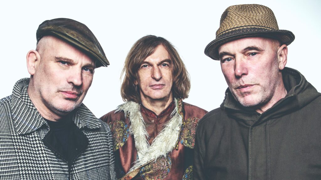 Jonathan More, Matt Black und Adrian Sherwood. Das neue Album von Coldcut x On-U Sound heißt Outside The Echo Chamber. (Bild: mit freundlicher Genehmigung von Matt Black)