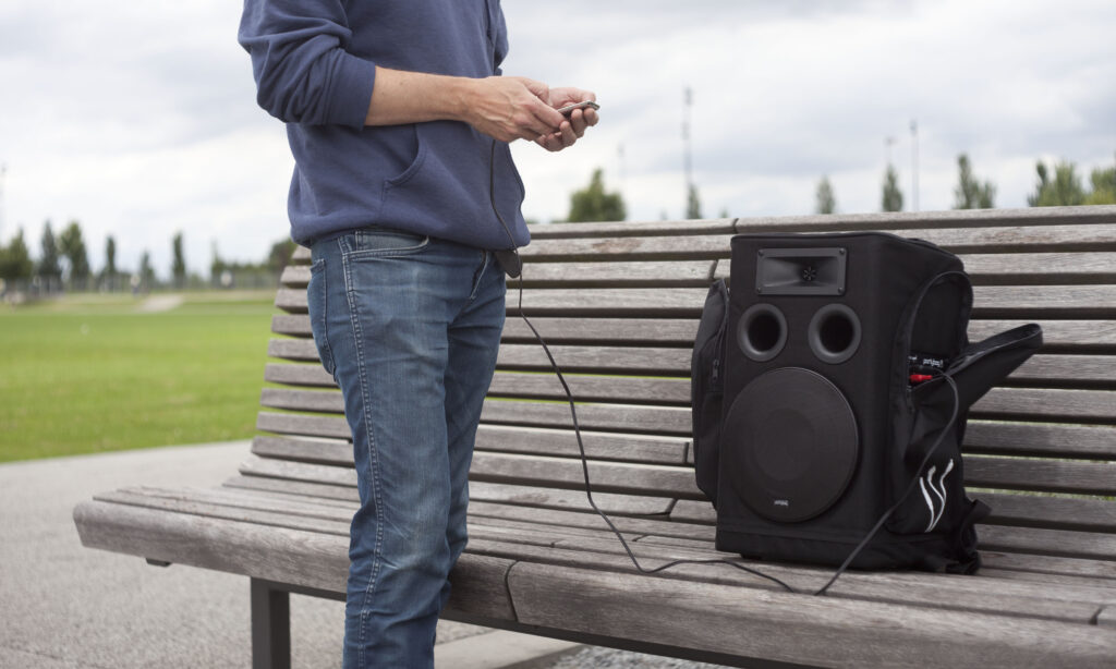 Die Partybag im Einsatz mit einem iPod