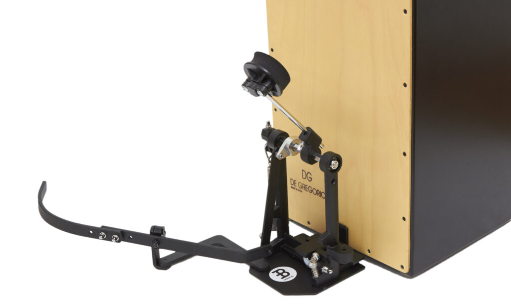 Preis und Qualität stimmen, doch die gekrümmte Stahlstange ist leider nicht der einzige Haken an Meinls Direct Drive Cajon Pedal.