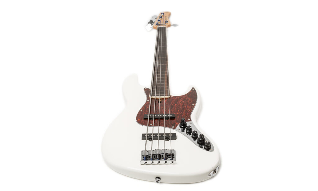 Sire_Marcus_Miller_V7_Alder_5_Fretless_AWH_011FIN