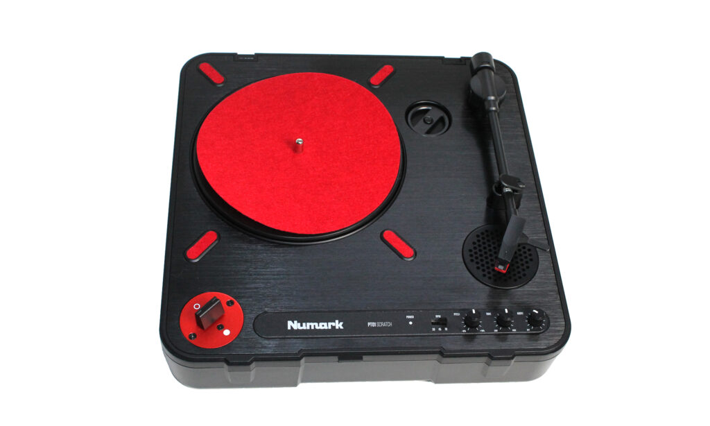 Portabe Turntable: Numark PT01 Scratch