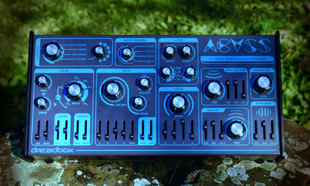 Dreadbox Abyss ist ein toller und eigenständiger Synthesizer. Konzeptionell einfach und ökonomisch aufgebaut, bietet er viele Eigenschaften, die musikalisch und vielfältig eingesetzt werden können. (Foto: Sebastian Berweck)