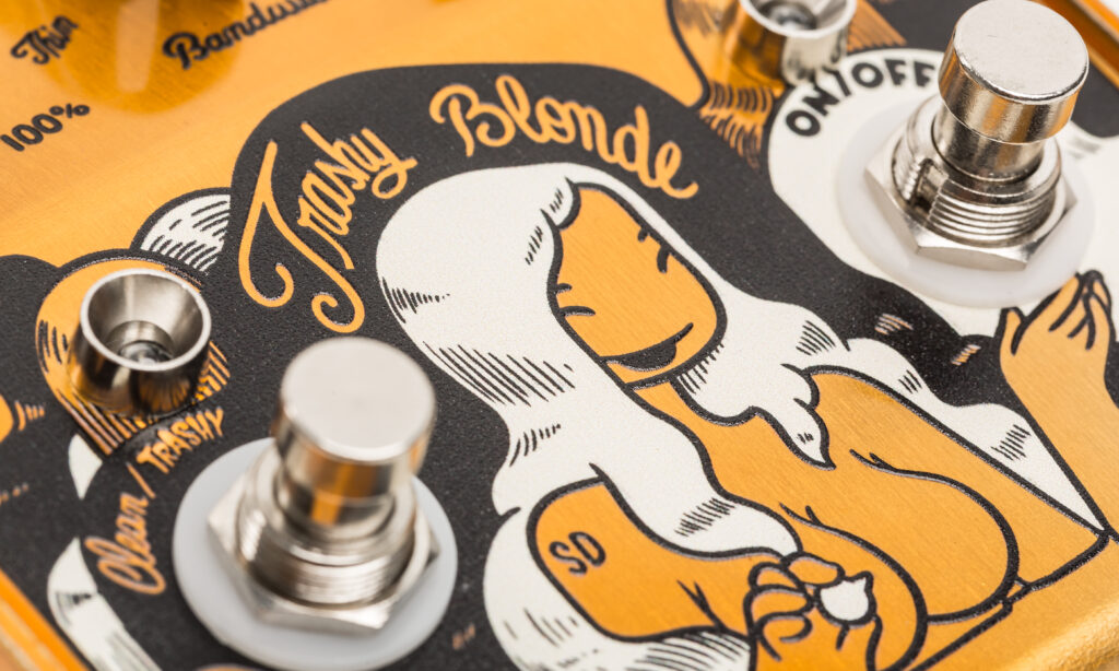 Der Stone Deaf Trashy Blonde Overdrive liefert flexible, feinfühlig regelbare Zerrsounds, die mit dem EQ weiter verfeinert werden können.