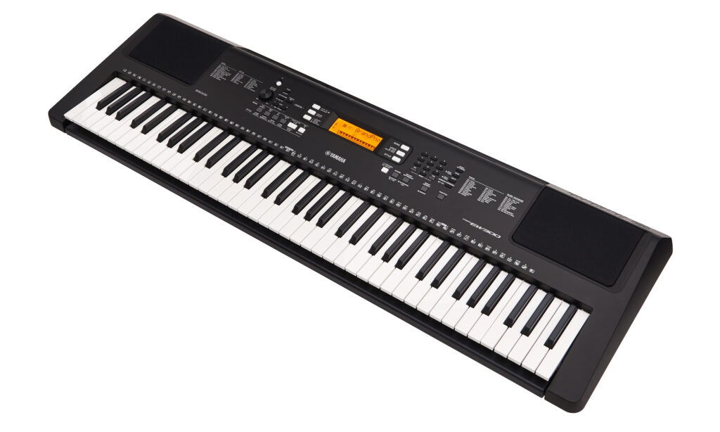 Das Yamaha PSR-EW300 überzeugt mit seiner großen Tastatur und seinem guten Preis-Leistungs-Verhältnis.