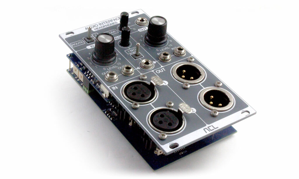 Das Audiointerface von ACL gehört mit zu den bestklingenden Output- und Input-Modulen. Es arbeitet sehr transparent und ist angenehm zu bedienen. Der Aux-Eingang sowie der Kopfhörerverstärker sind gut durchdachte Lösungen, die genauso gut klingen wie der Rest. (Foto: Igor Sabara)