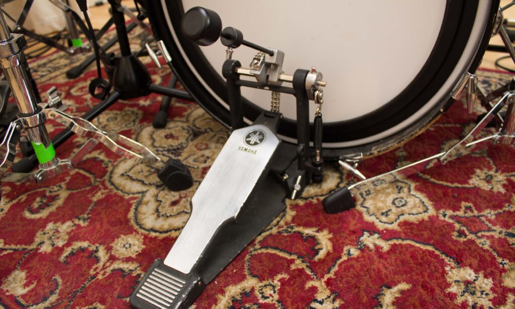 Der Axis Percussion Standard Beater erzeugt einen durchdringenden Attack am Fell der Bassdrum.