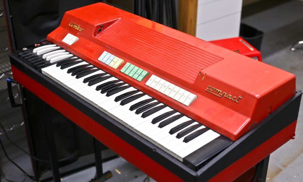 Auch eine Farfisa Compact Combo Orgel wird bei Custom Vintage Keyboards restauriert (Foto: Christian Frentzen)