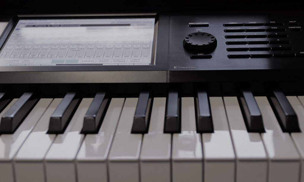 Synthesizer Workstation mit Display und der Möglichkeit Parameter zu speichern. (Foto: Michael Geisel)