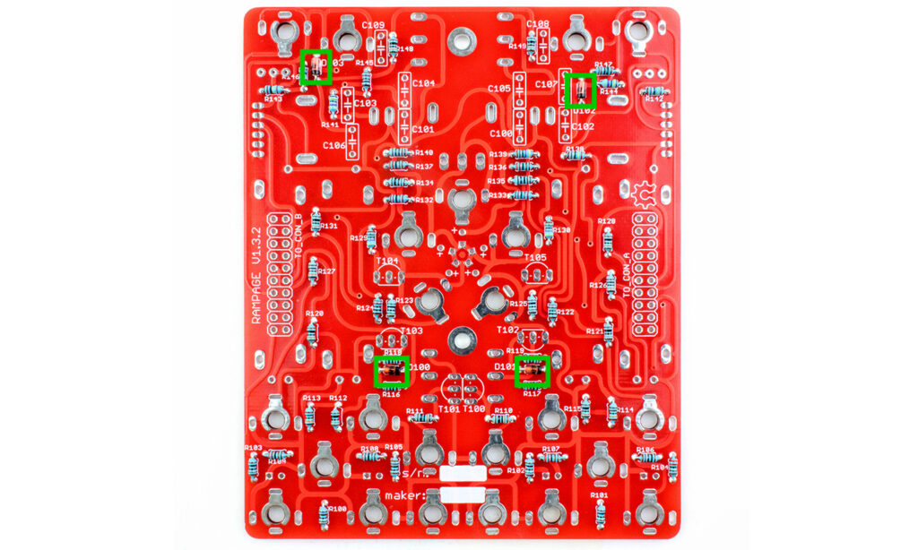 Vier weitere 1N4148 Dioden kommen auf die zweite Platine. (Foto: Igor Sabara)