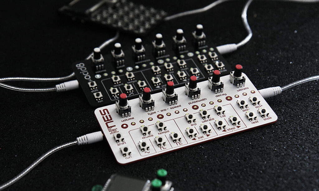 Twisted Electrons Microacid8 & Hapines (Foto: Twisted Electrons)