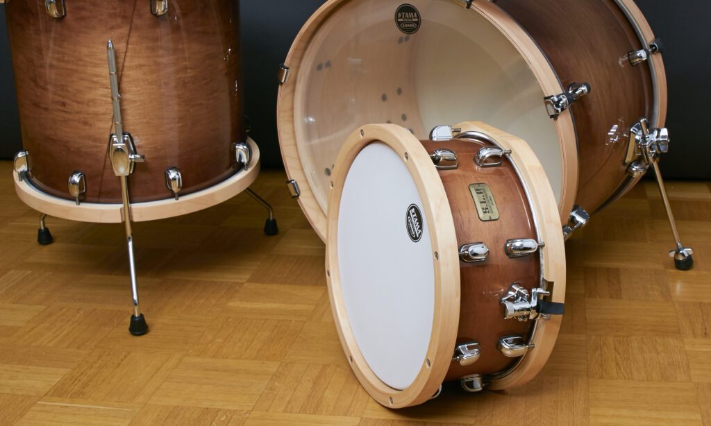 Optional erhältlich und der Pate des Konzepts hinter dem Set: die SLP Studio Maple Snare in 14“ x 6,5“.