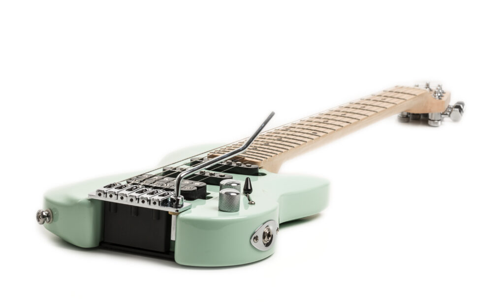 Die DV Mark Little Guitar F1 liefert moderne, amtliche und variable Sounds im Stile einer "Modern Strat".