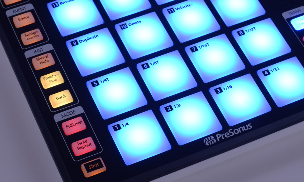 It´s a trap! Jeder guter Drum-Controller hat eine Repeat-Funktion, so auch der Atom von Presonus.