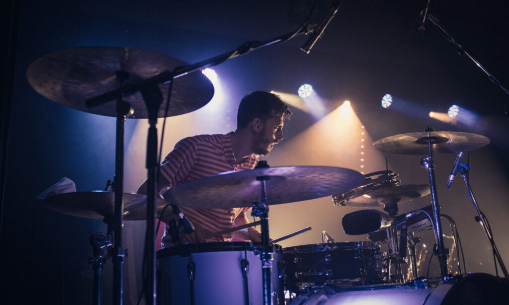 Das Drumset ist Dominiks Hauptinstrument, aber schon früh haben ihn Percussion-Instrumente fasziniert. Foto von Raphael Vogler.