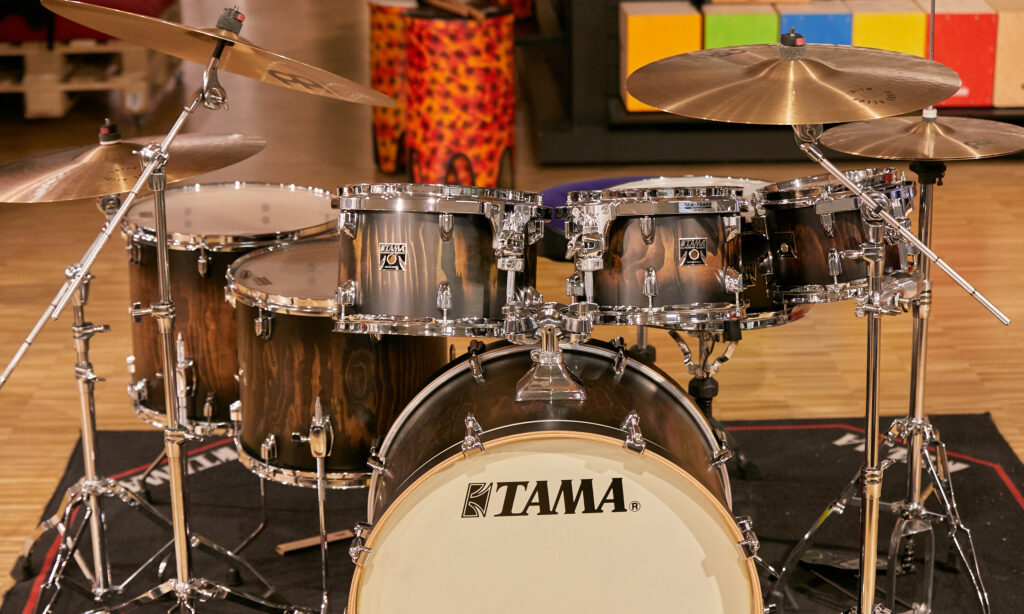 Das Tama Superstar Classic Maple in der Farbe Lava Burst Lacebark Pine.