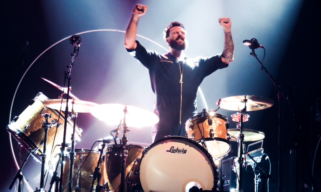 Mit Rea Garvey ging es 2018 auf große Hallentour, die Patrick als Musical Director betreute. Foto von Melanie Brüggemann.