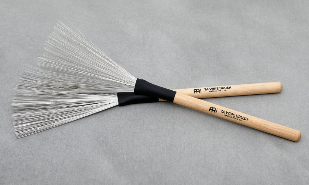 Viel Besen-Sound bei einem großem, nicht regulierbaren Fächerwinkel: der 7A Fixed Wire Brush.