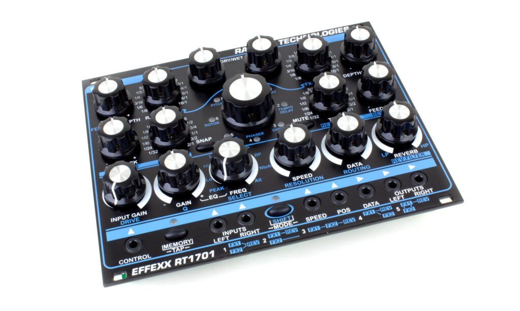 Das Radikal Technologies RT1701 EFFEXX Modul bietet durch animierte Stereo-Effekte viel Flexibilität im Eurorack. (Foto: Igor Sabara)