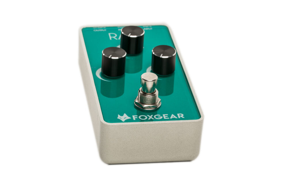 Das Foxgear Rats Distortion bietet eine große Bandbreite von Overdrive bis Distortion, hochfrequente Artefakte aber verderben etwas den Spaß mit der Ratte.