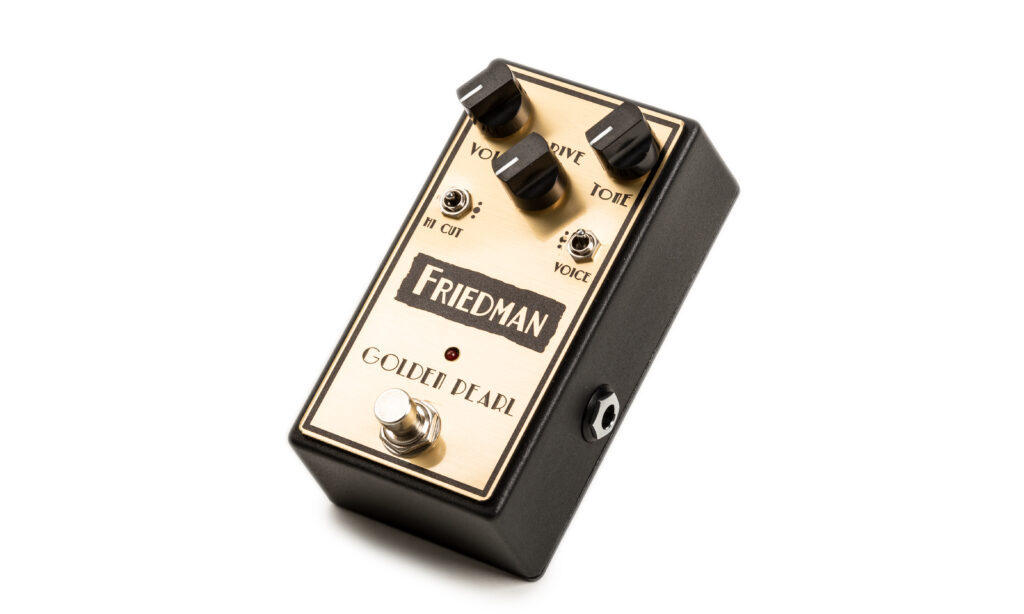 Sein flexibler Sound, die drei Clipping Modes und die gute dynamische Ansprache sprechen für das Friedman Golden Pearl Pedal.