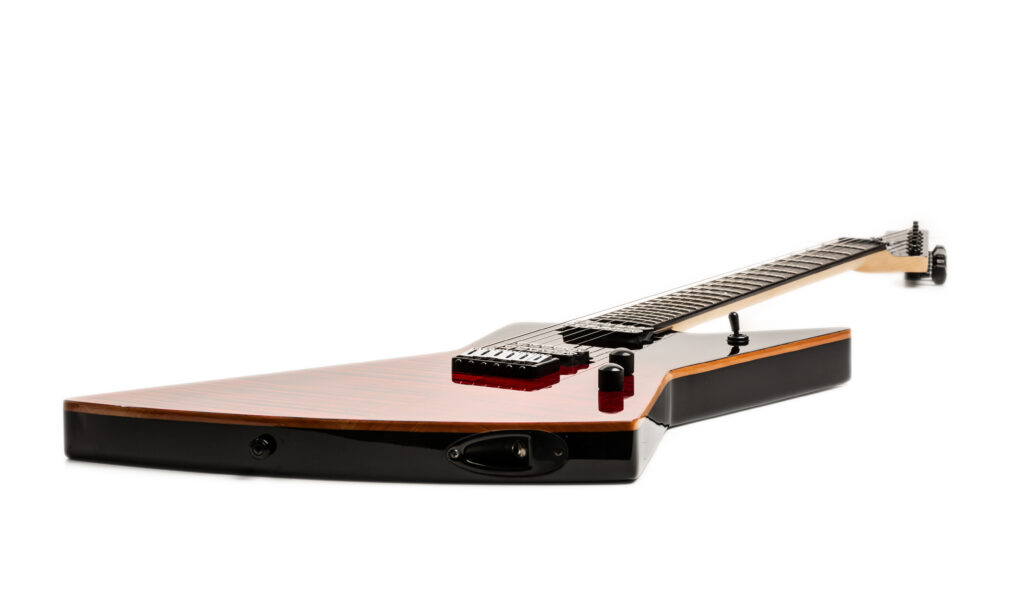 Die Chapman Ghost Fret Black Blood glänzt neben der tadellosen Verarbeitung und guter Bespielbarkeit mit sehr guten Sounds.