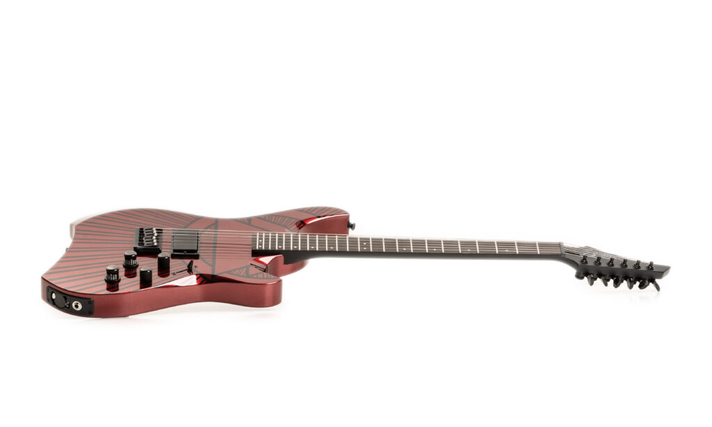 Mit der Line 6 Shuriken Variax SR250 erhält der Gitarrist ein wahres Allround-Instrument in die Hand, das mit sehr guter Bespielbarkeit und authentischen Gitarrenmodellen glänzt.