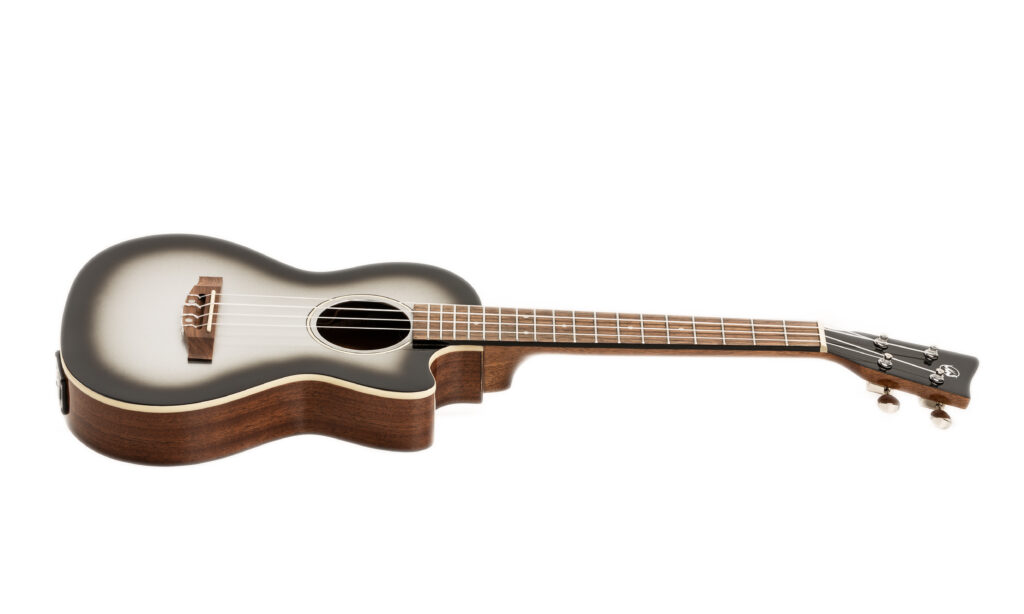 Die VGS Tenor E-Akustik Ukulele Manoa Roadie R-TE-CE bietet einen transparenten, straffen Sound und ein sehr gutes Tonabnehmersystem.