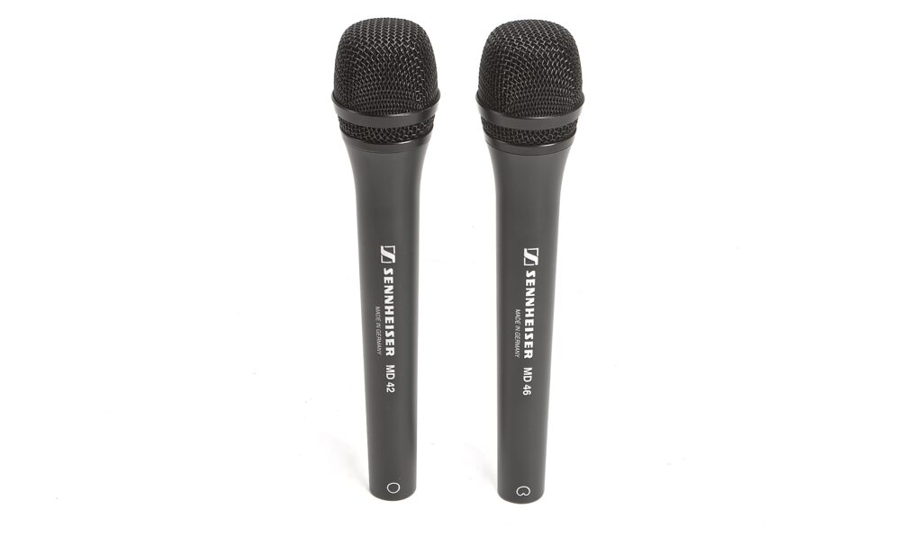 IM Praxistest wurde das Sennheiser MD 42 (Omni, links) mit dem baulich fast identischen MD 46 (Cardioid) verglichen.