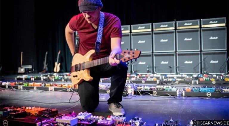 Rob-Scallon-breaks-Guinness-World-Record-for-guitar-effect-pedalboard