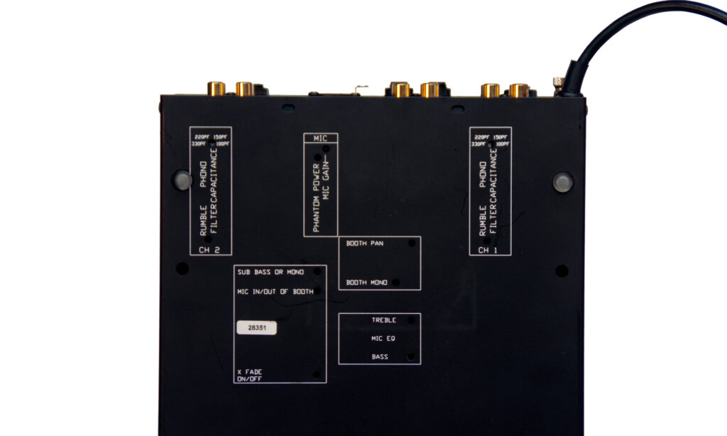 14_Formula_Sound-FF2.2L_Unterseite