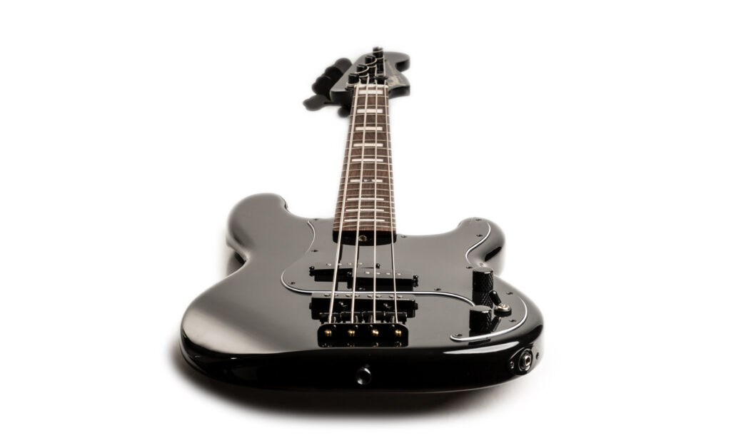 Fender_Duff_McKagan_Deluxe_Precision_Bass_010_FIN